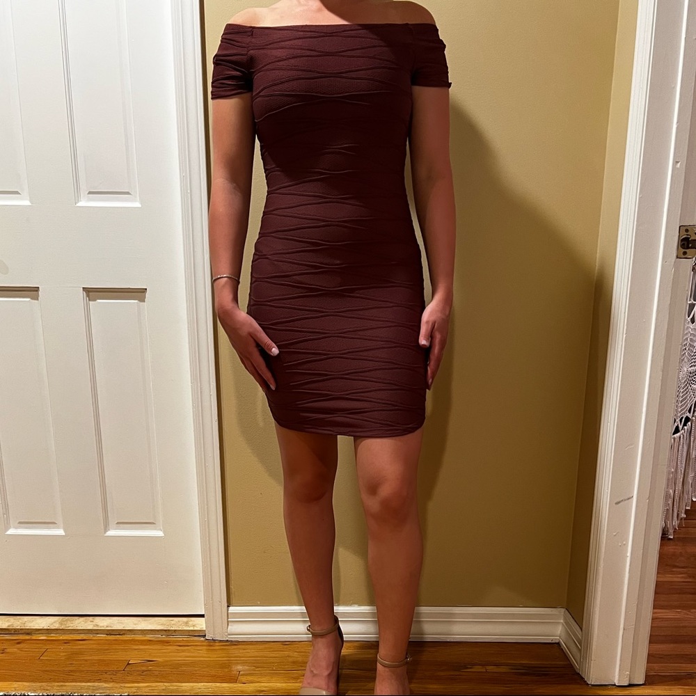 Windsor off the shoulder tight mini dress.